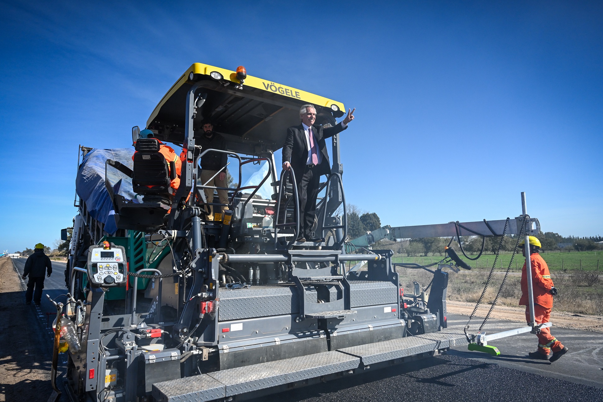 El presidente recorrió las obras de la nueva Variante Cañuelas que conectará la Autopista Ezeiza-Cañuelas con la Ruta Nacional 3