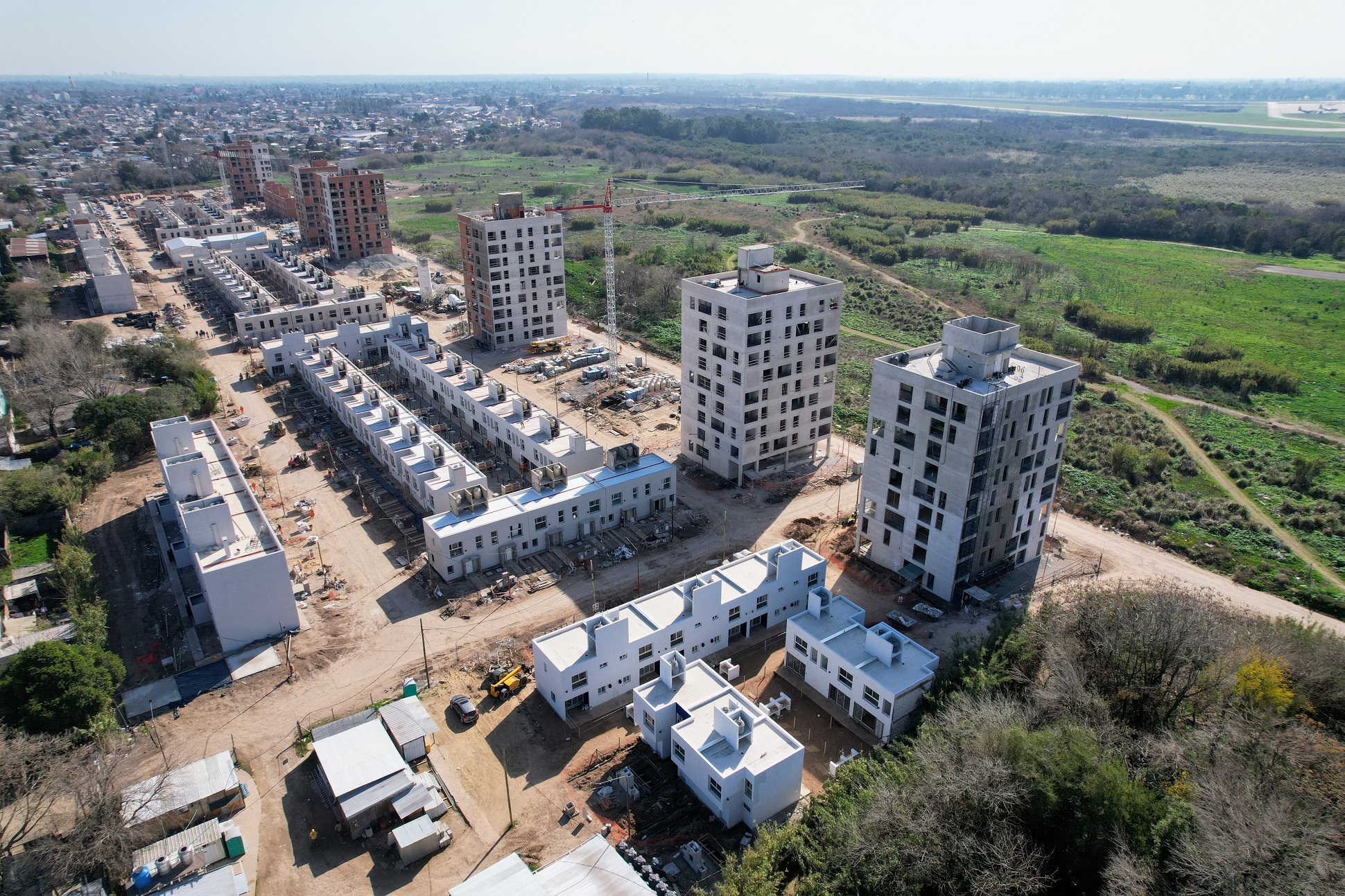 El presidente recorrió viviendas en construcción del programa Procrear II en Morón