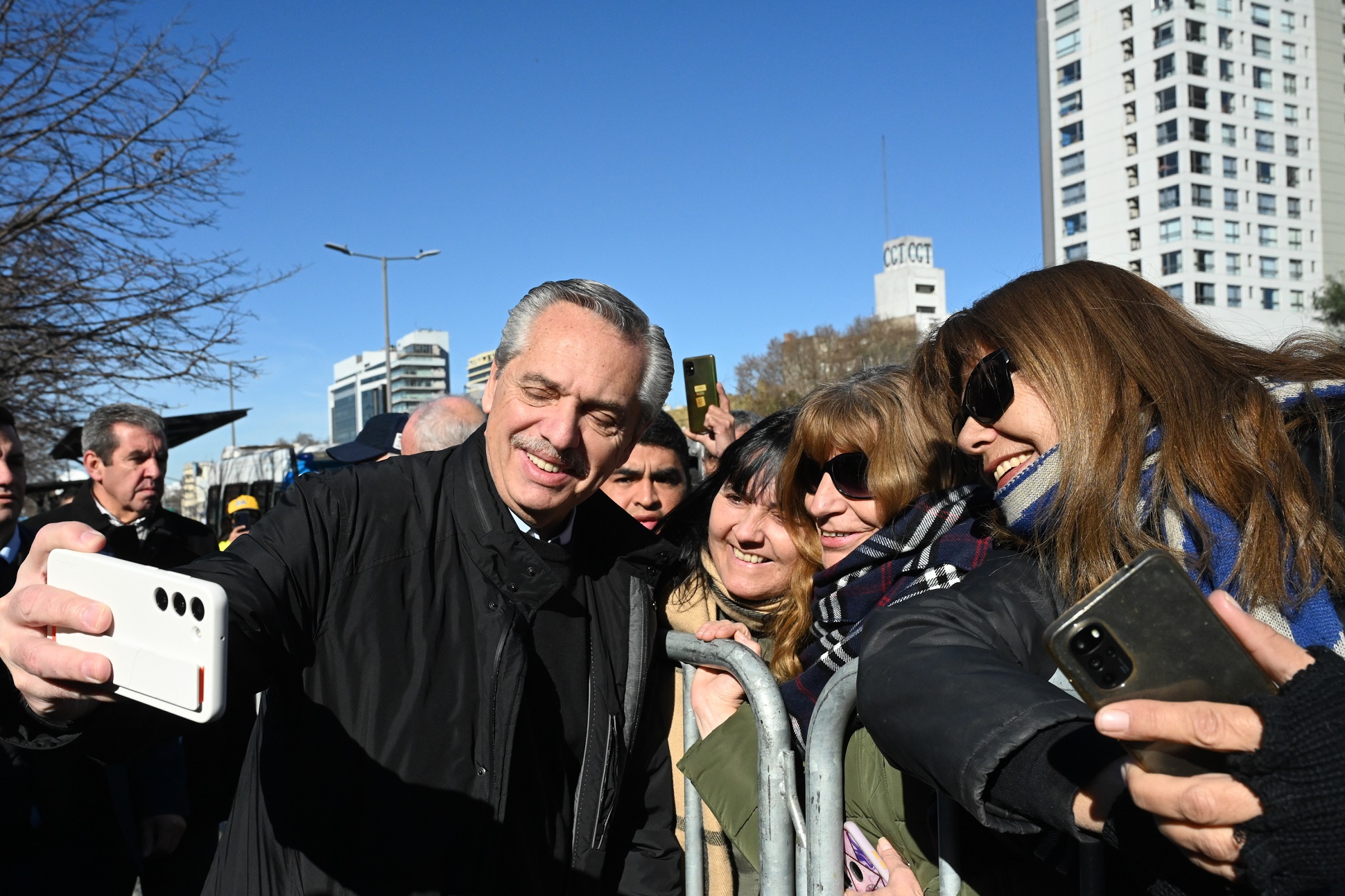 Alberto Fernández: “Vayamos todas y todos a votar porque es el modo de expresar nuestros derechos”