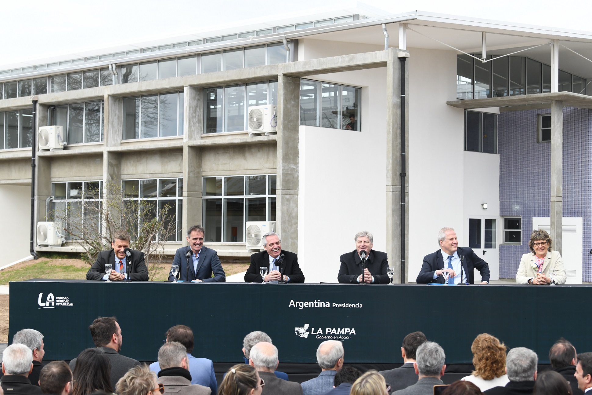 El presidente al inaugurar un edificio universitario: “La casta que defienden es la de los poderosos, y les quitan a ustedes la libertad de estudiar”