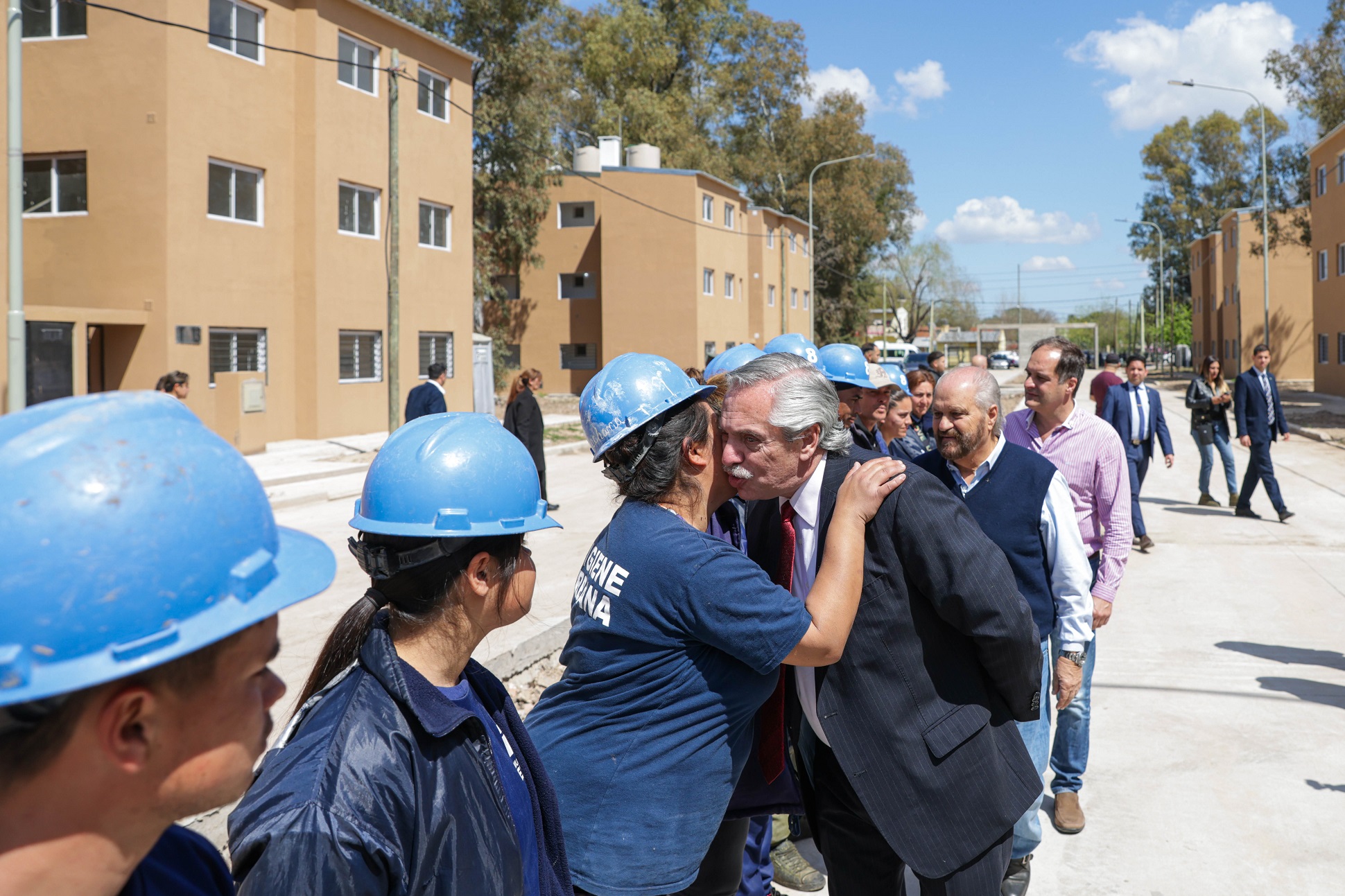 El presidente recorrió 252 viviendas en Ezeiza