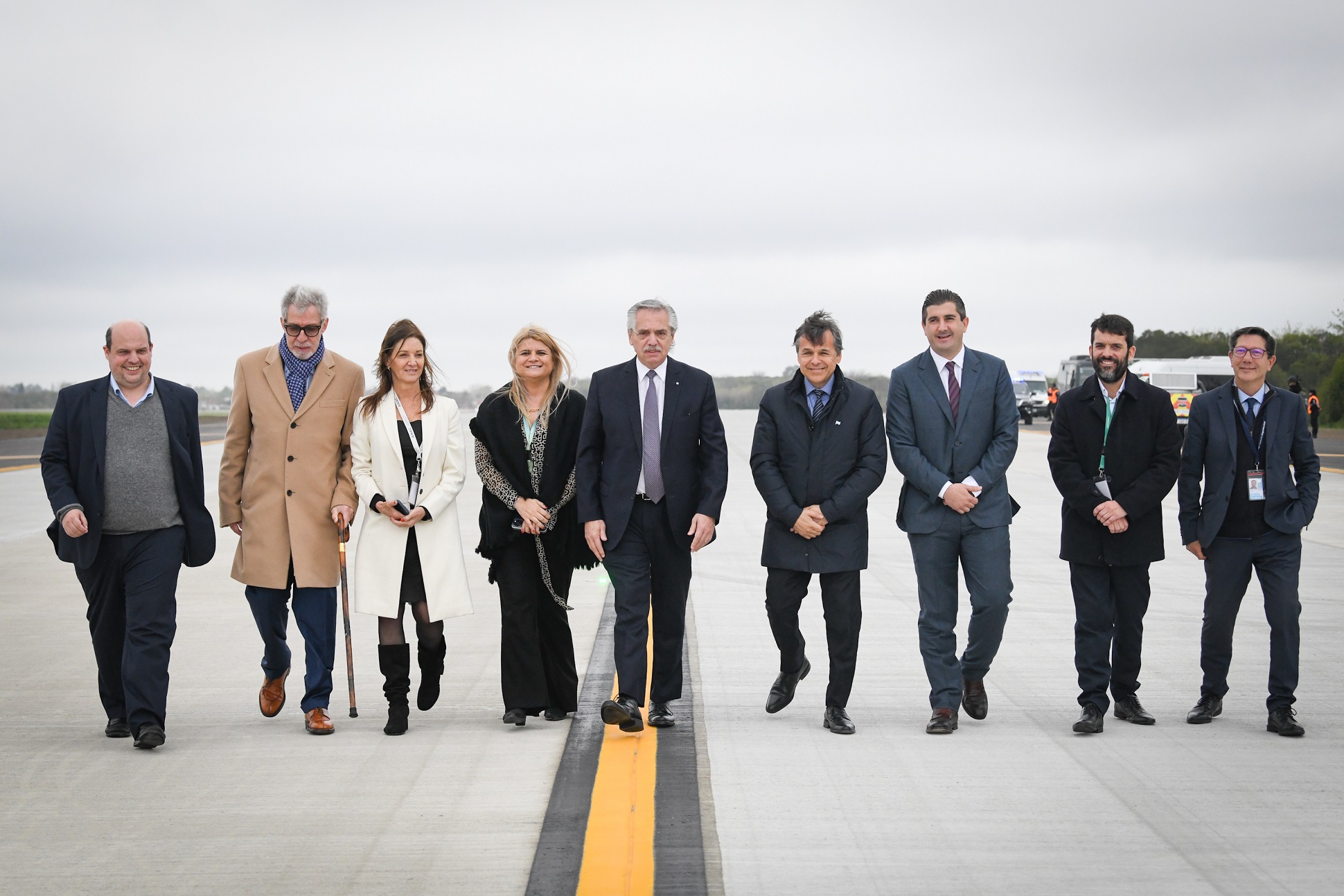 El presidente inauguró la nueva calle de rodaje en Ezeiza 