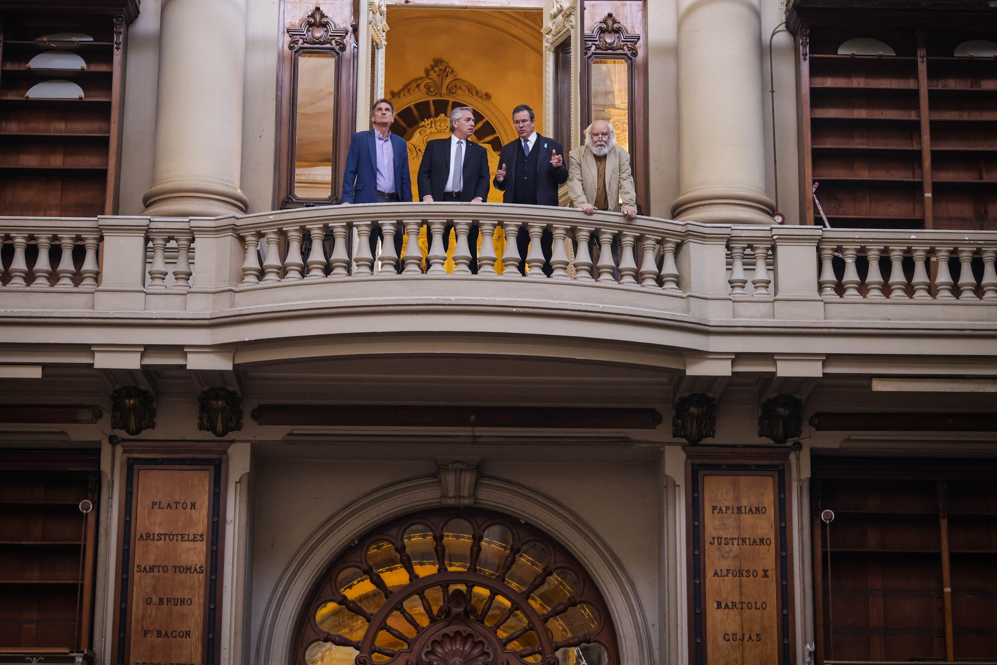 El presidente recorrió obras de restauración y puesta en valor de la ex sede de la Biblioteca Nacional y de la Basílica San Francisco de Asís