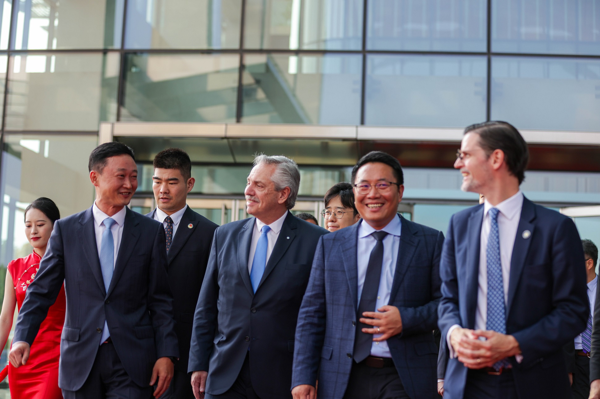 El presidente mantuvo una reunión con directivos de Huawei