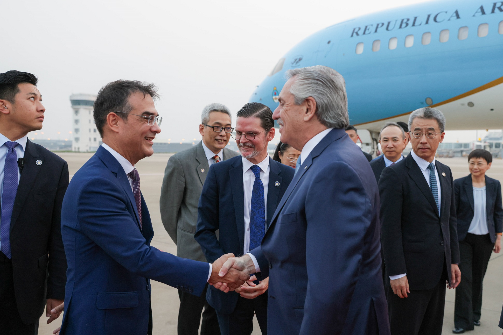 El presidente llegó a China para participar del III Foro de la Franja y la Ruta para la Cooperación Internacional