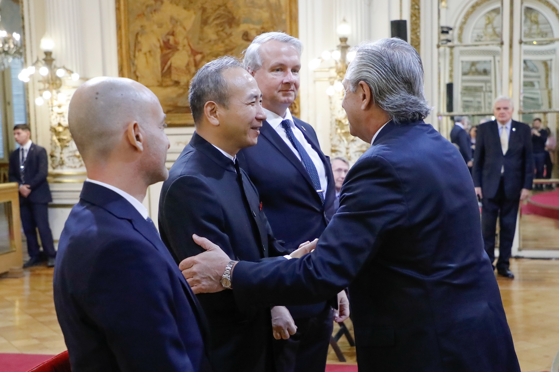 El presidente recibió las cartas credenciales de siete nuevos embajadores