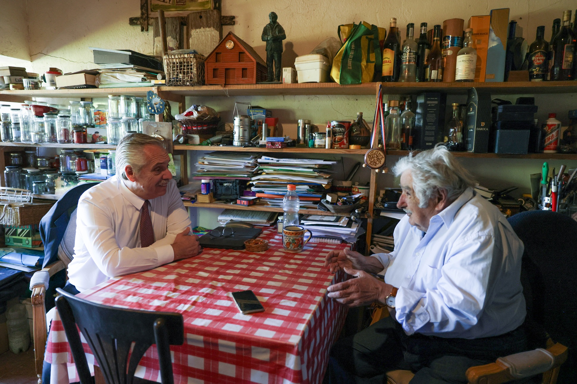 El presidente Alberto Fernández visitó al ex mandatario de Uruguay, José Mujica