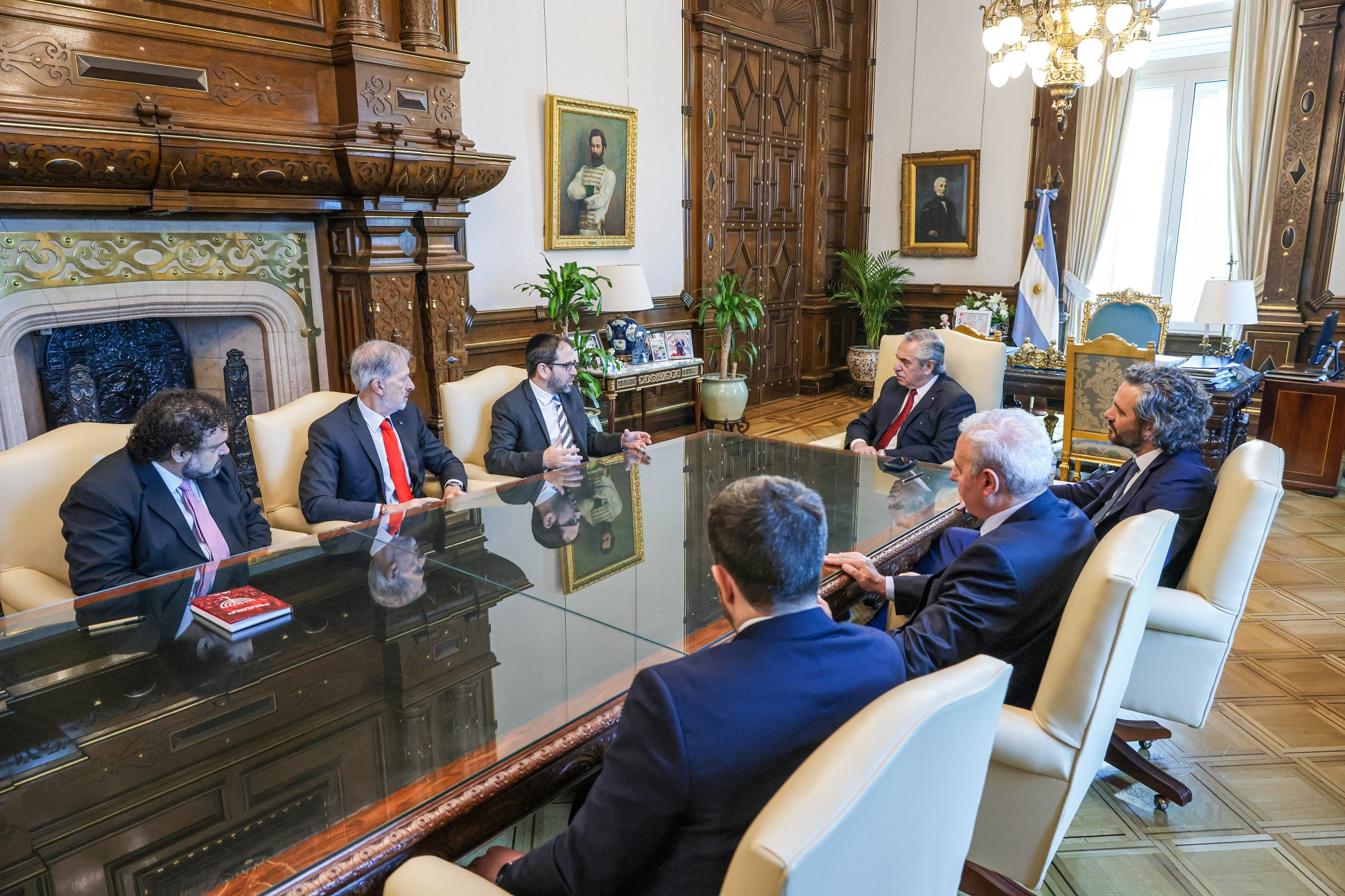 El presidente se reunió con autoridades de entidades judías para analizar la situación de los rehenes argentinos