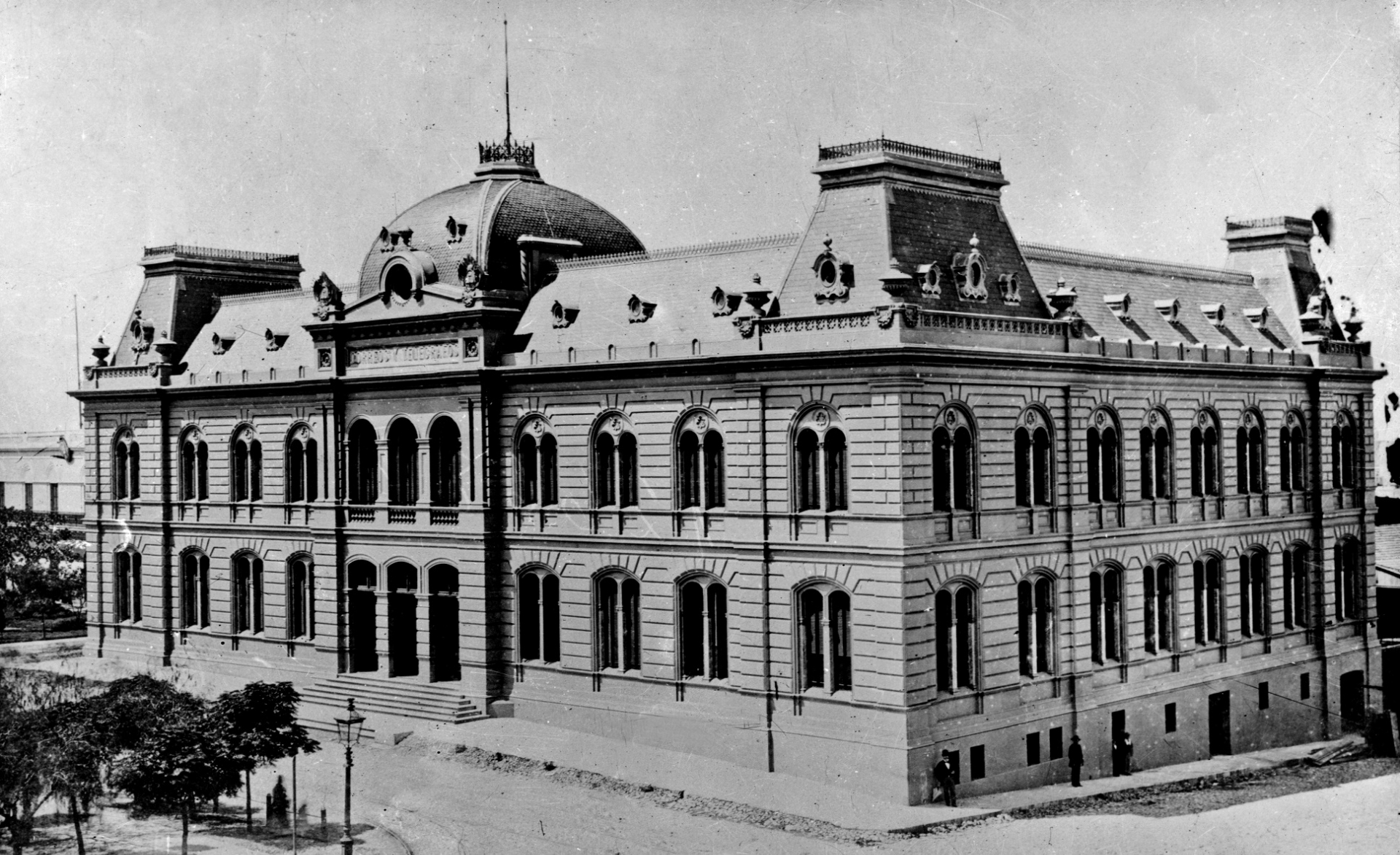 The Central Post and Telegraph House: a historical origin linked to the Casa Rosada