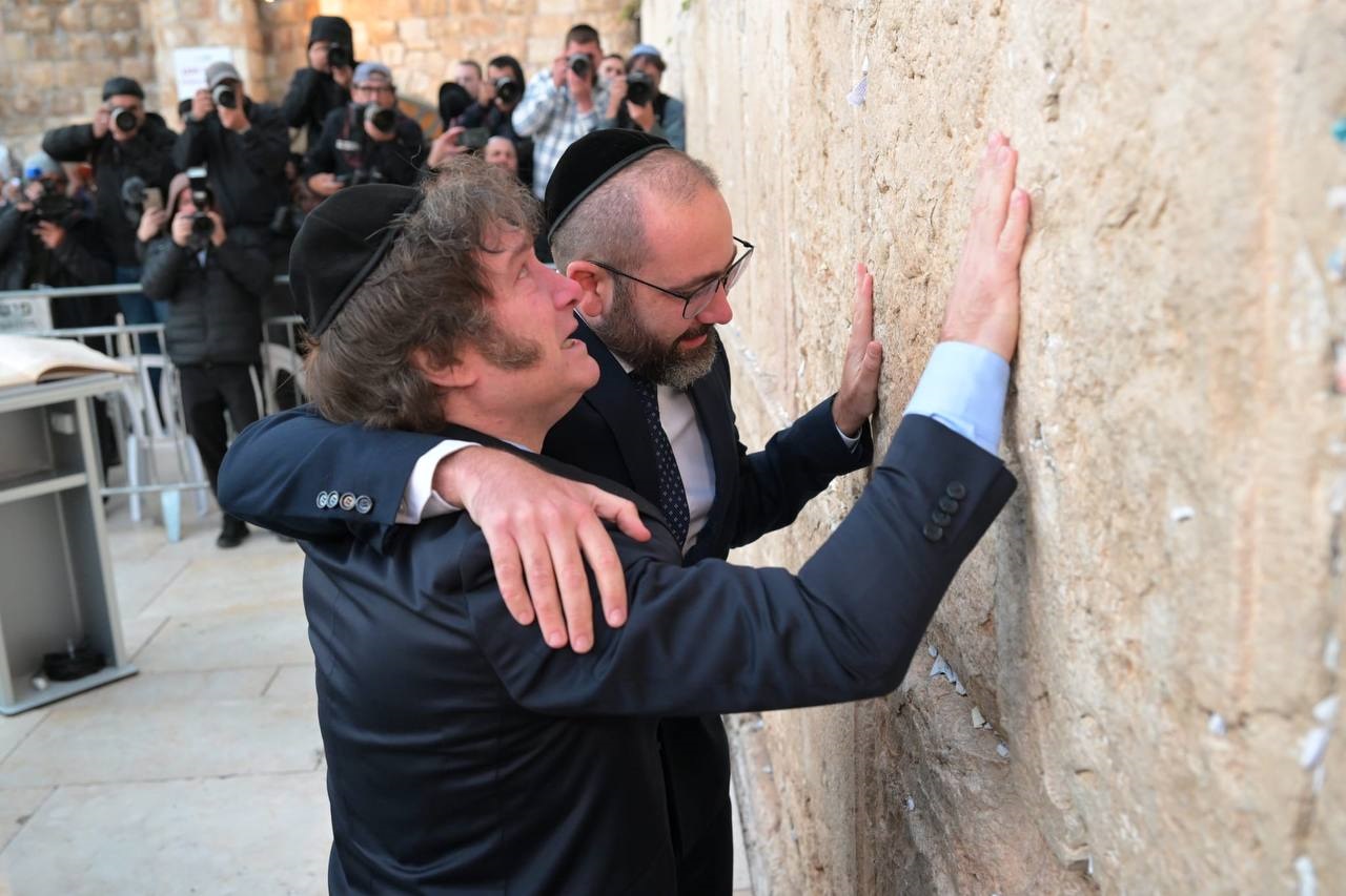 President Javier Milei visits the Wailing Wall in Jerusalem