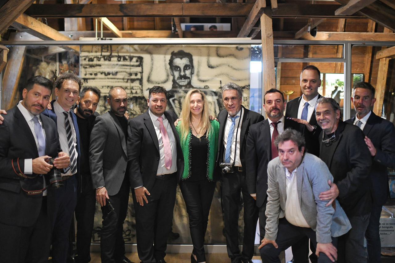 Homenaje al histórico fotógrafo presidencial Víctor Hugo Bugge