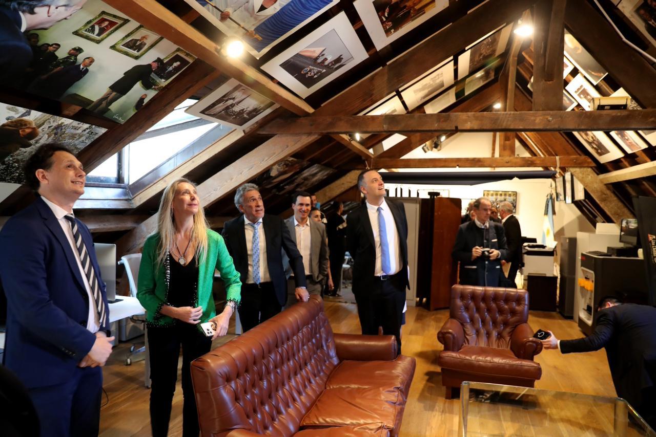 Homenaje al histórico fotógrafo presidencial Víctor Hugo Bugge