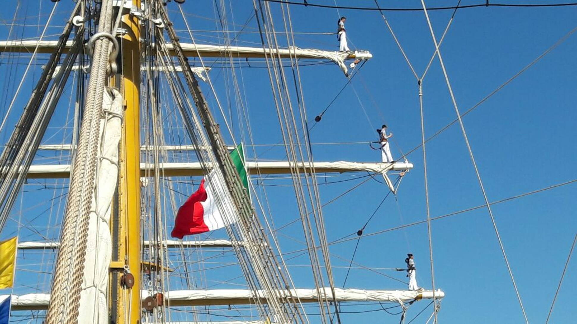 La Fragata Libertad arribó a la ciudad italiana de Civitavecchia
