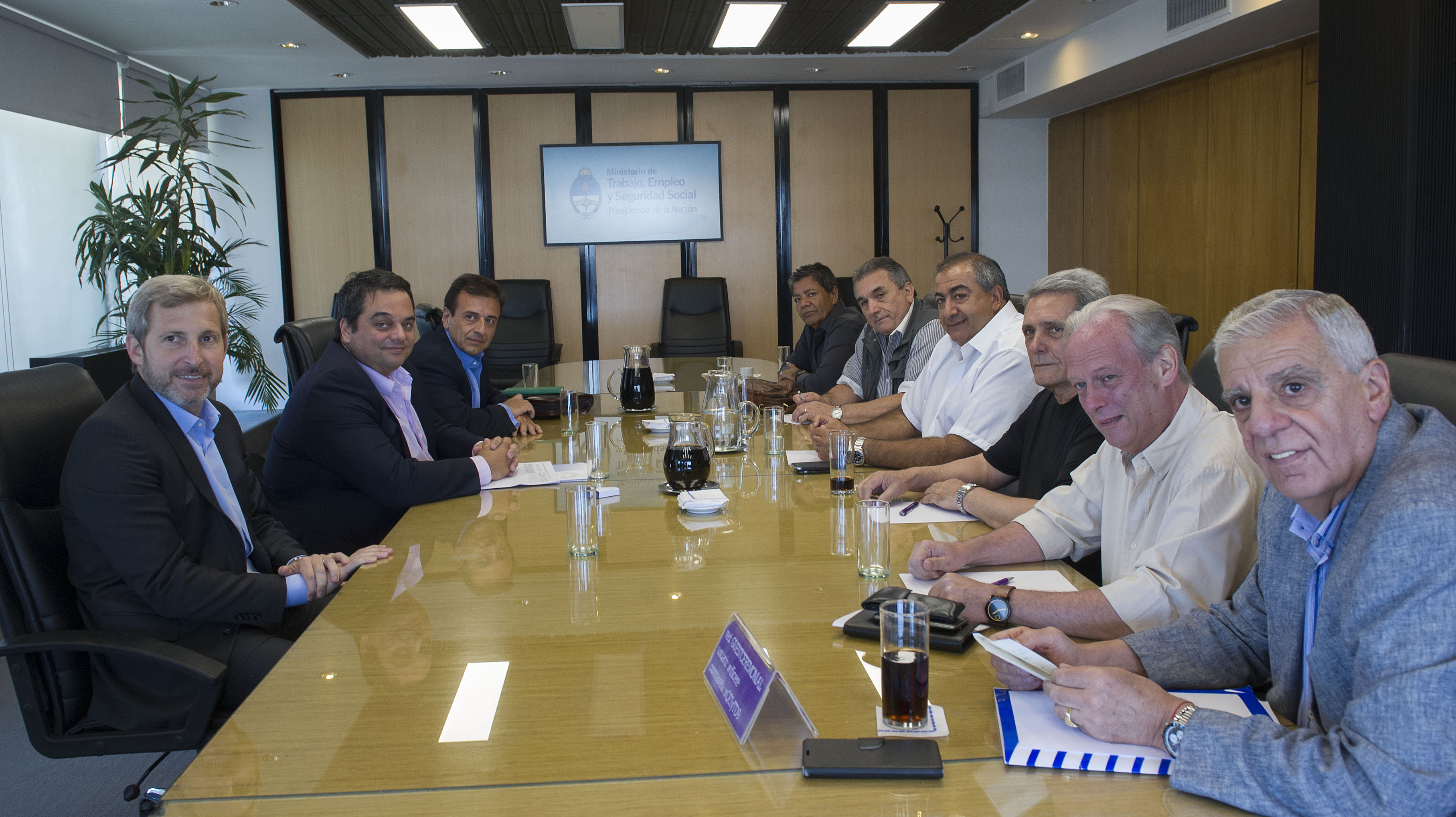  Los ministros Rogelio Frigerio y Jorge Triaca, y el secretario Mario Quintana se reunieron con la CGT