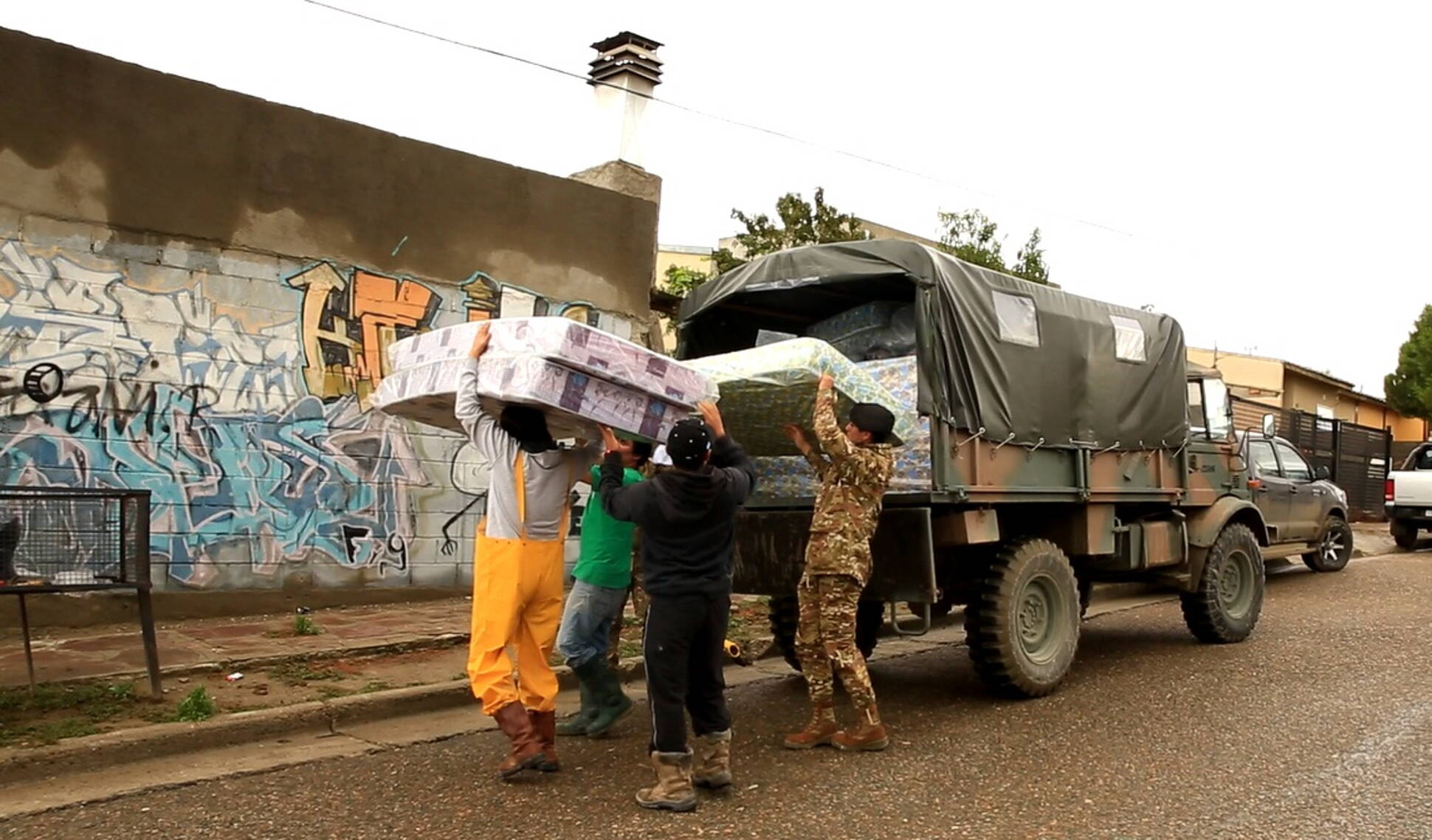 Continúa el operativo de asistencia a los pobladores afectados por los fuertes temporales e inundaciones