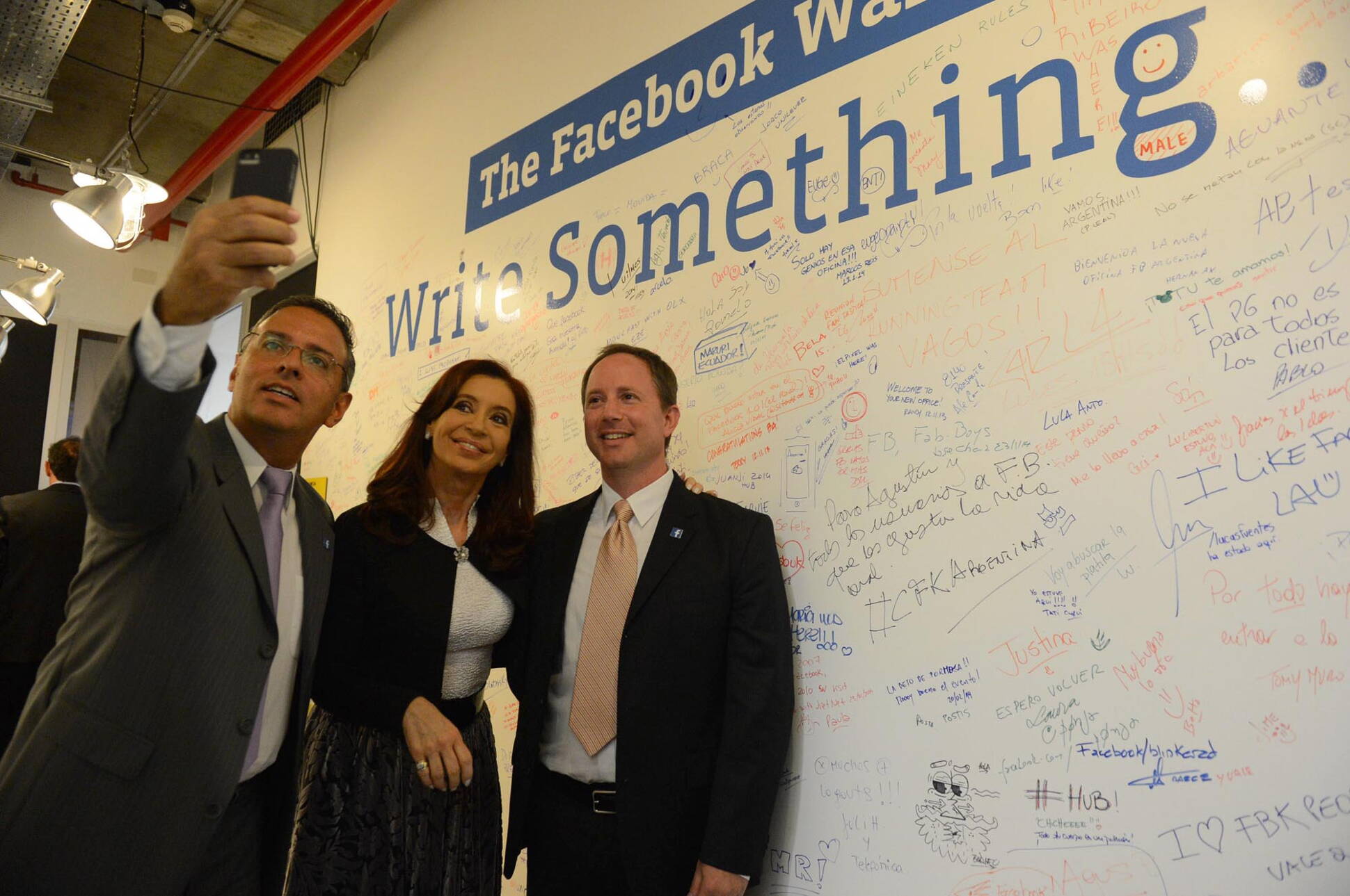 “La tecnología está cambiando el mundo”, afirmó la Presidenta al inaugurar las oficinas de Facebook en Argentina