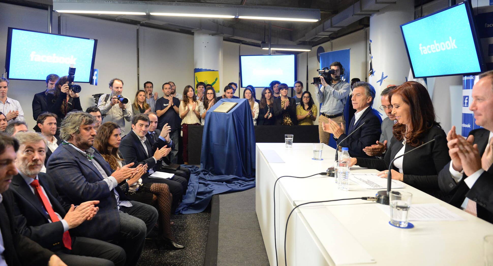 “La tecnología está cambiando el mundo”, afirmó la Presidenta al inaugurar las oficinas de Facebook en Argentina
