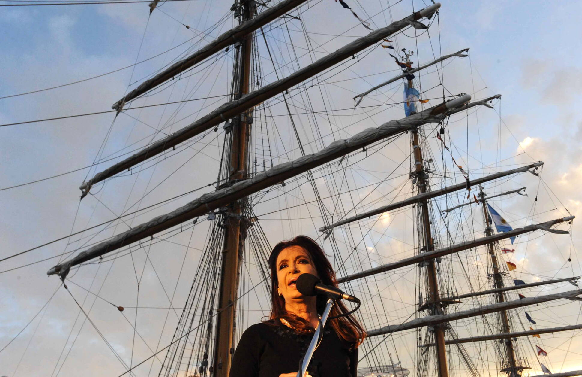 La recuperación de la Fragata Libertad significa “la defensa de los derechos de la Argentina”, afirmó la Presidenta