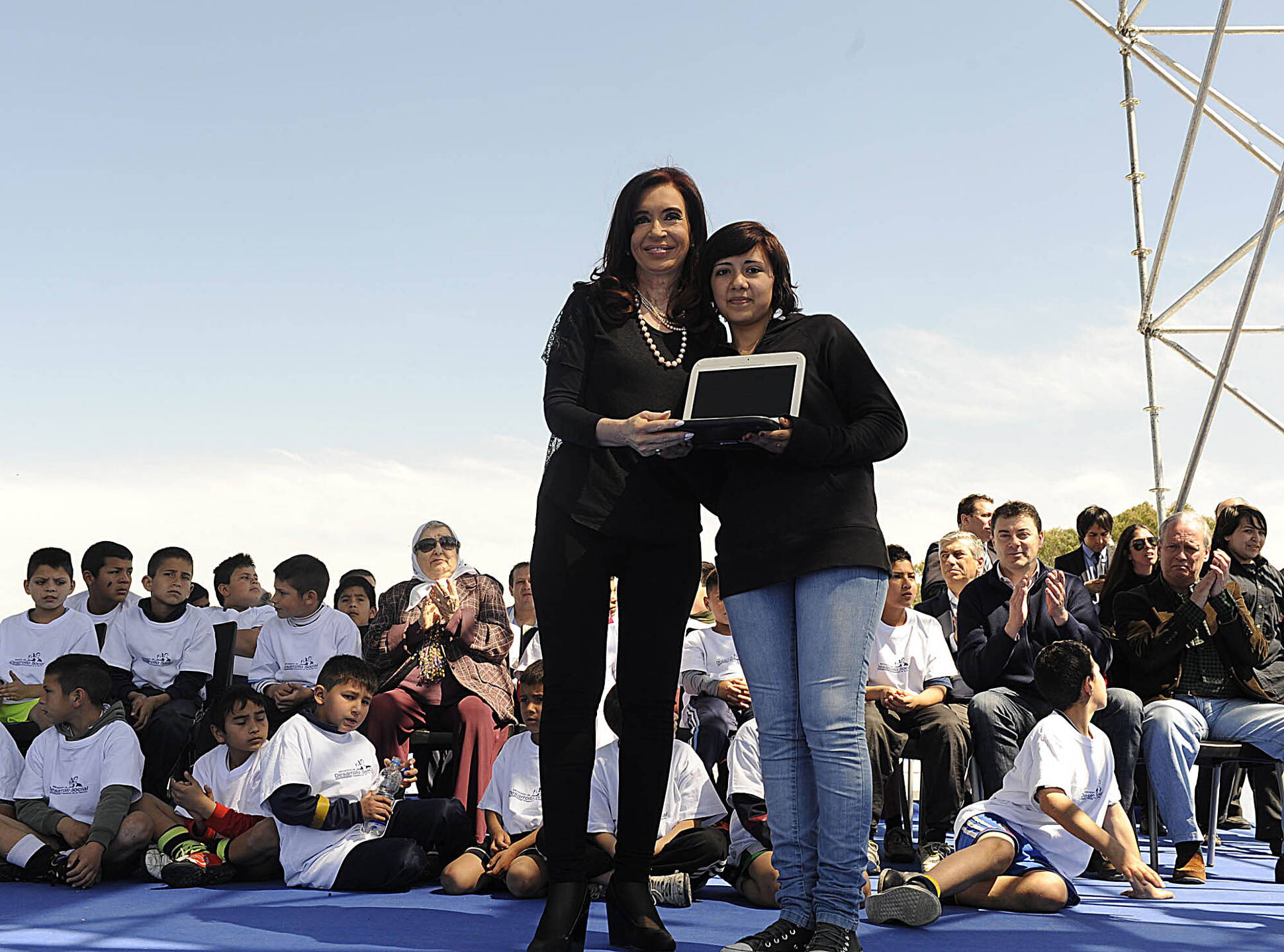 Nadie nos va a volver a quitar la Patria, afirmó la Presidenta al inaugurar obras en Ezeiza