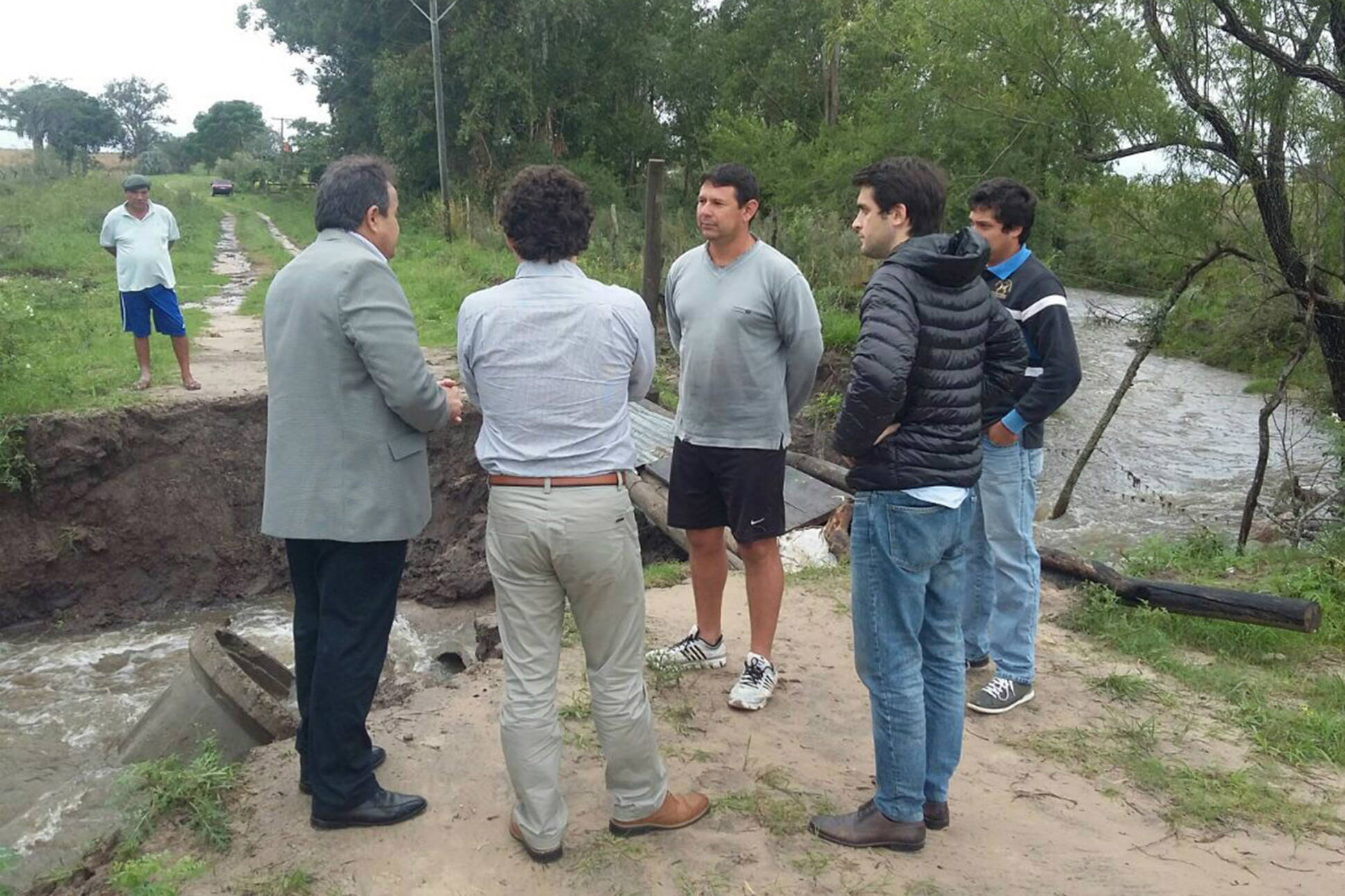 El Ministerio de Agroindustria asiste a productores de las provincias afectadas por el temporal