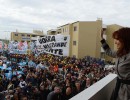 “Solamente sirve crecer, cuando se crece con la gente adentro”, afirmó la Presidenta al inaugurar viviendas en Ezeiza