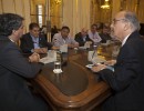 Capitanich, Tomada y representantes de gremios petroleros en Casa de Gobierno