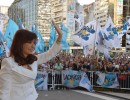 La Presidenta saluda a militantes