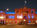La Casa Rosada iluminada de azul
