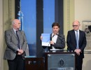 Axel Kicillof, Carlos Casamiquela y Héctor Timerman en Casa de Gobierno