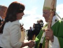 La presidenta Cristina Fernández junto al Papa Francisco, en Asunción.