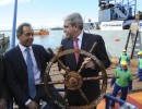 El Jefe de Gabinete participó en Mar del Plata de la botadura de dos embarcaciones pesqueras