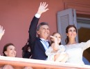 Mauricio Macri, su esposa, su hija y la vicepresidenta Michetti en el balcón