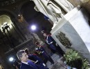 Mauricio Macri frente a la tumba del Gral. San Martín en la Catedral