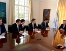 El presidente Mauricio Macri anunció hoy la firma de un acuerdo comercial entre YPF y Dow Argentina.