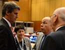 El ministro de Hacienda y Finanzas, Alfonso Prat Gay, dialoga con el canciller de Brasil, Mauro Vieira, y embajadores en la reunión del Mercosur