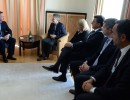  El presidente Mauricio Macri se reunió con el primer ministro británico, David Cameron, en el marco del Foro Económico Mundial que se realiza en la ciudad suiza de Davos.