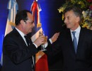 El Presidente brinda con su par de Francia, Francois Hollande, en el Museo del Bicentenario.