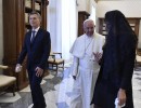 El Presidente Mauricio Macri y su esposa, la Primera Dama, Juliana Awada, son recibidos por el Papa Francisco en la Santa Sede.