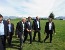 El presidente Mauricio Macri recorrió la sede del Invap, donde anunció el lanzamiento de la plataforma tecnológica Frontec. 
