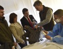 El presidente Macri visitó en el Hospital Churruca a dos policías heridos por delincuentes