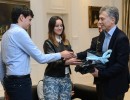El presidente Macri felicitó a un grupo de estudiantes premiados por un proyecto de ahorro de energía