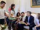 El Presidente compartió un encuentro con estudiantes santafesinos que visitaban la Casa de Gobierno