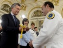 El presidente Macri entregó los sables a oficiales de las fuerzas de seguridad recién ascendidos