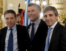 El presidente Macri tomó juramento a los ministros Dujovne y Caputo