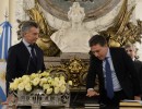 El presidente Macri tomó juramento a los ministros Dujovne y Caputo