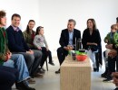 El Presidente se reunió con familias que adquirieron sus viviendas con el ProCreAr