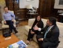 Macri, con maestros que participaron de un concurso internacional de proyectos educativos