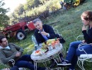 El Presidente visitó a una pareja de emprendedores que produce hortalizas orgánicas