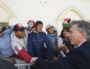 El Presidente visitó una escuela de Cachi y saludó a vecinos