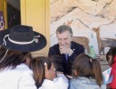 El Presidente visitó una escuela de Cachi y saludó a vecinos